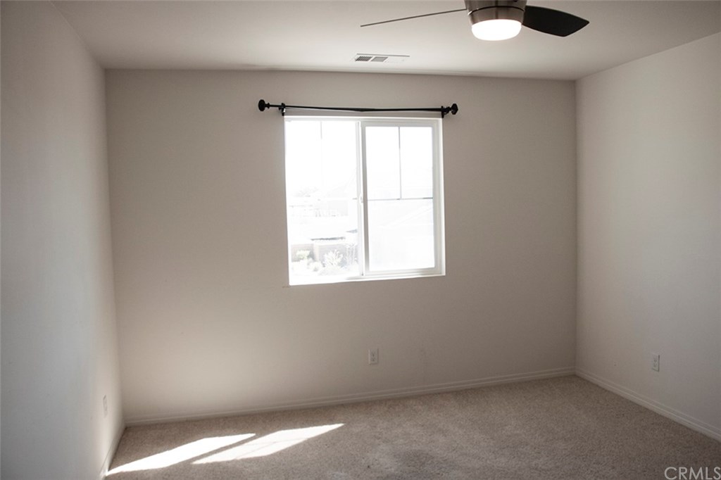 977 Peach Grove Riverside, CA 92501 - Photo 17 of 36