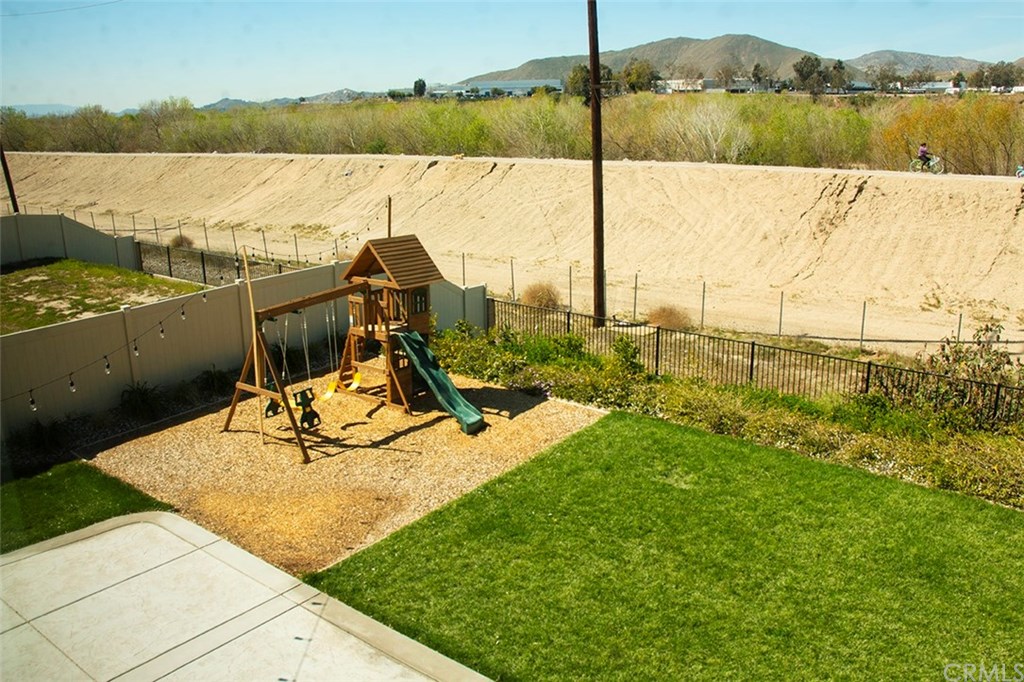 977 Peach Grove Riverside, CA 92501 - Photo 29 of 36
