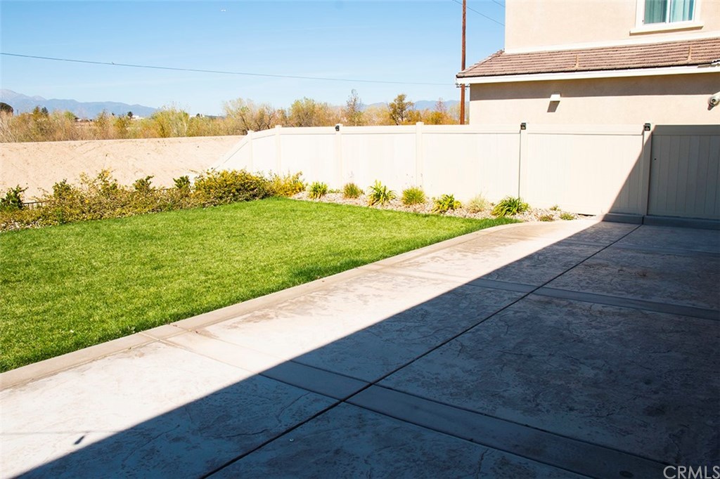 977 Peach Grove Riverside, CA 92501 - Photo 30 of 36