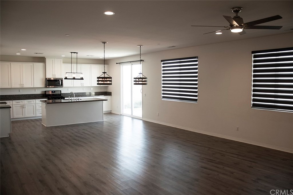 977 Peach Grove Riverside, CA 92501 - Photo 4 of 36