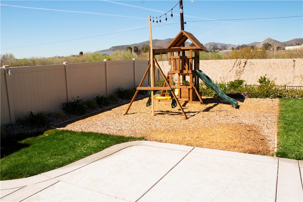 977 Peach Grove Riverside, CA 92501 - Photo 32 of 36