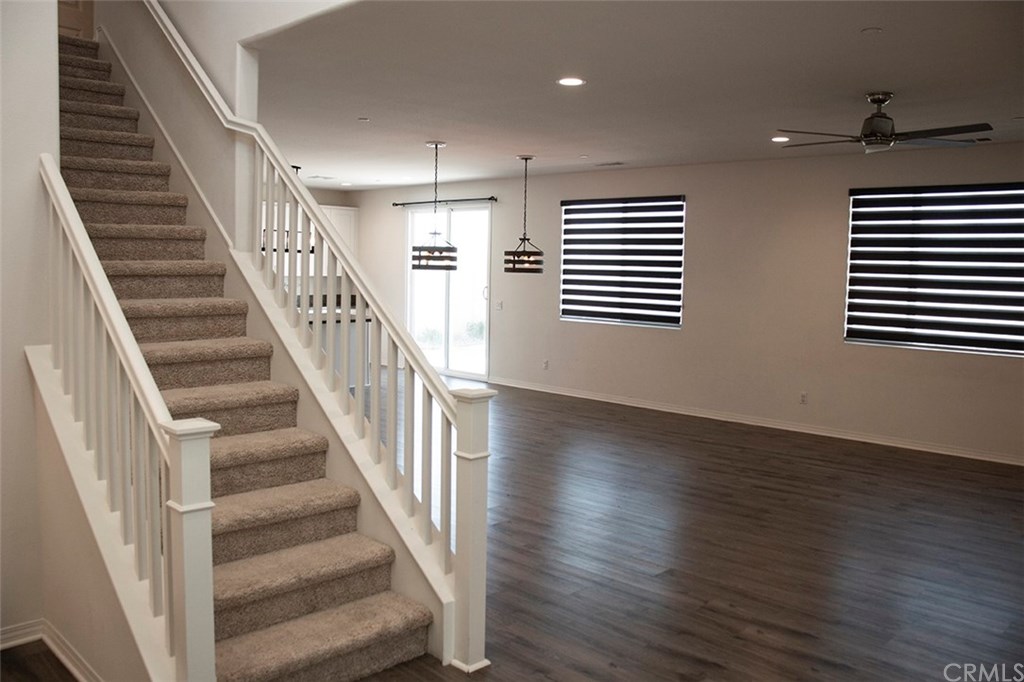 977 Peach Grove Riverside, CA 92501 - Photo 7 of 36