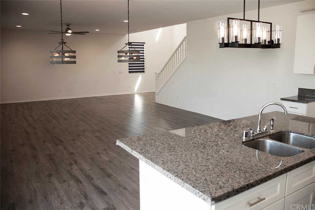 977 Peach Grove Riverside, CA 92501 - Photo 10 of 36