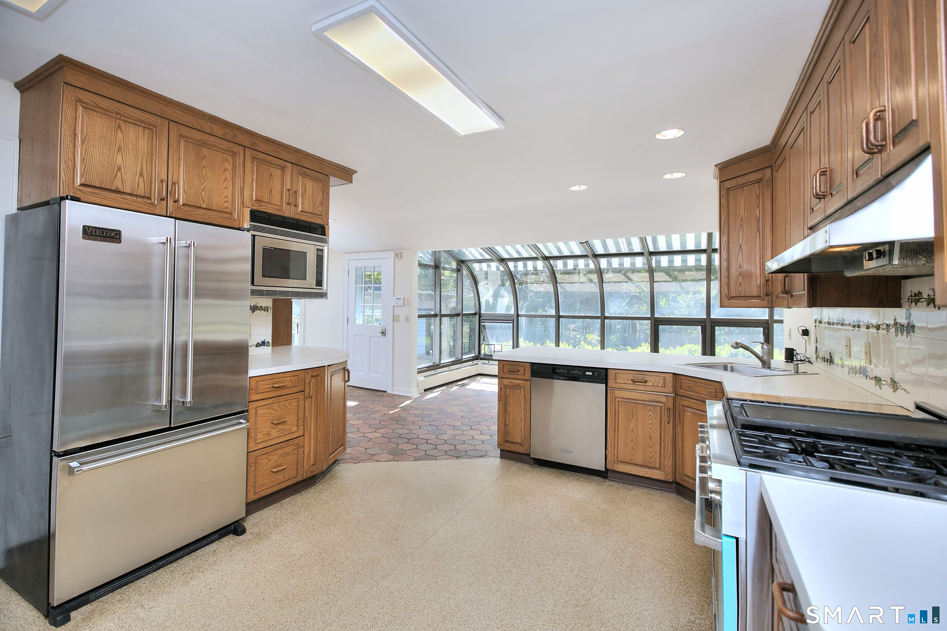 533 North Benson Road Fairfield, CT 06824 - Photo 27 of 40