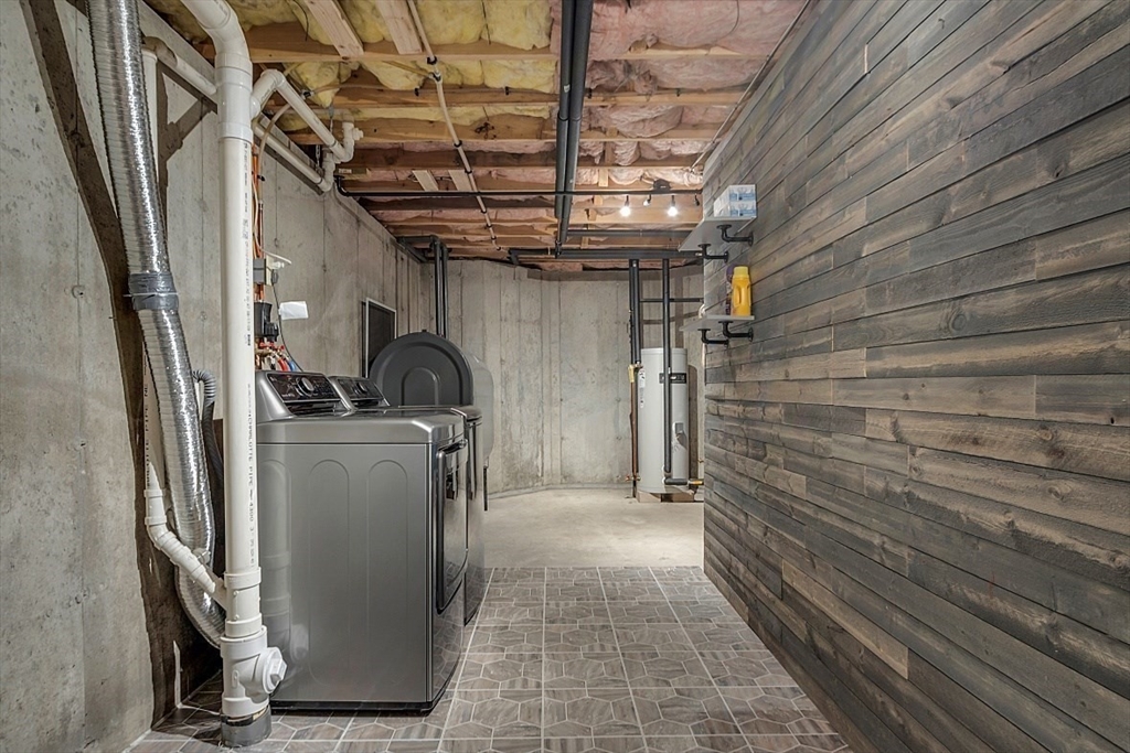 535 Clark Street Gardner, MA 01440 - Photo 27 of 41 a utility room with dryer and washer