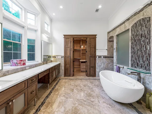 a view of a walk in closet