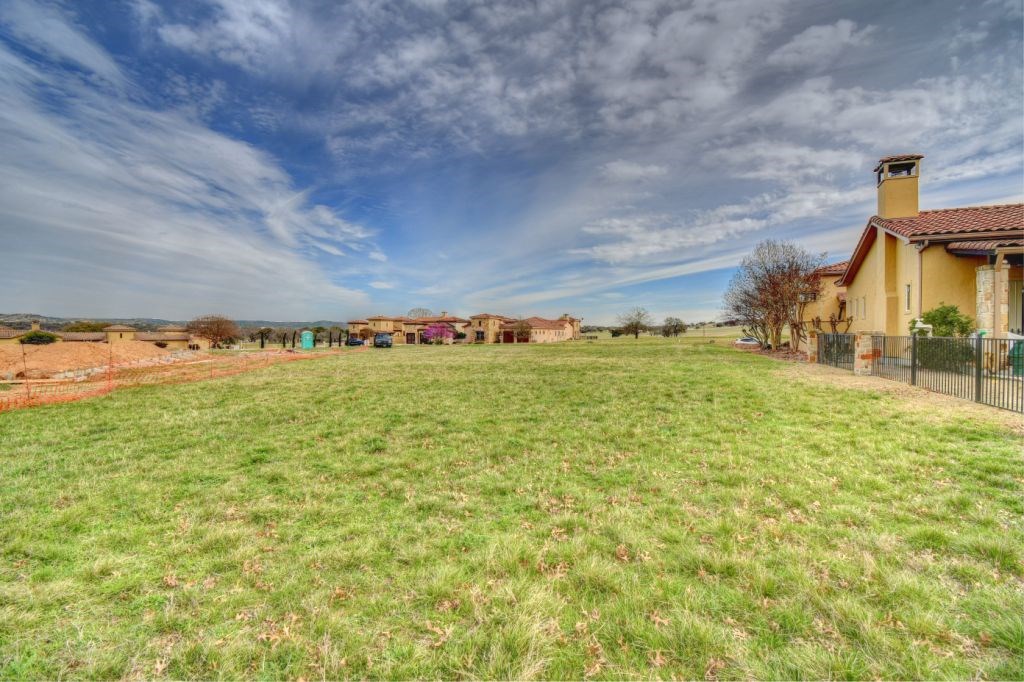2072 Toscano Way, Unit 62 Kerrville, TX 78028 - Photo 3 of 6