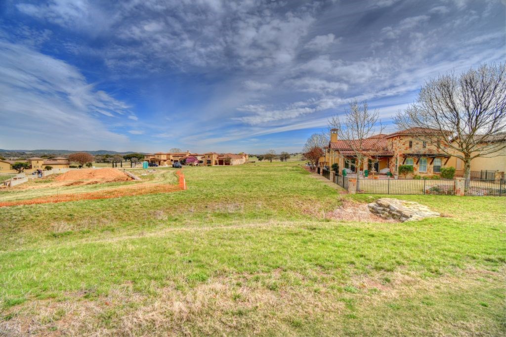 2072 Toscano Way, Unit 62 Kerrville, TX 78028 - Photo 5 of 6