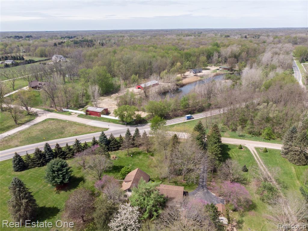 9050 Earhart Road South Lyon, MI 48178 - Photo 51 of 55