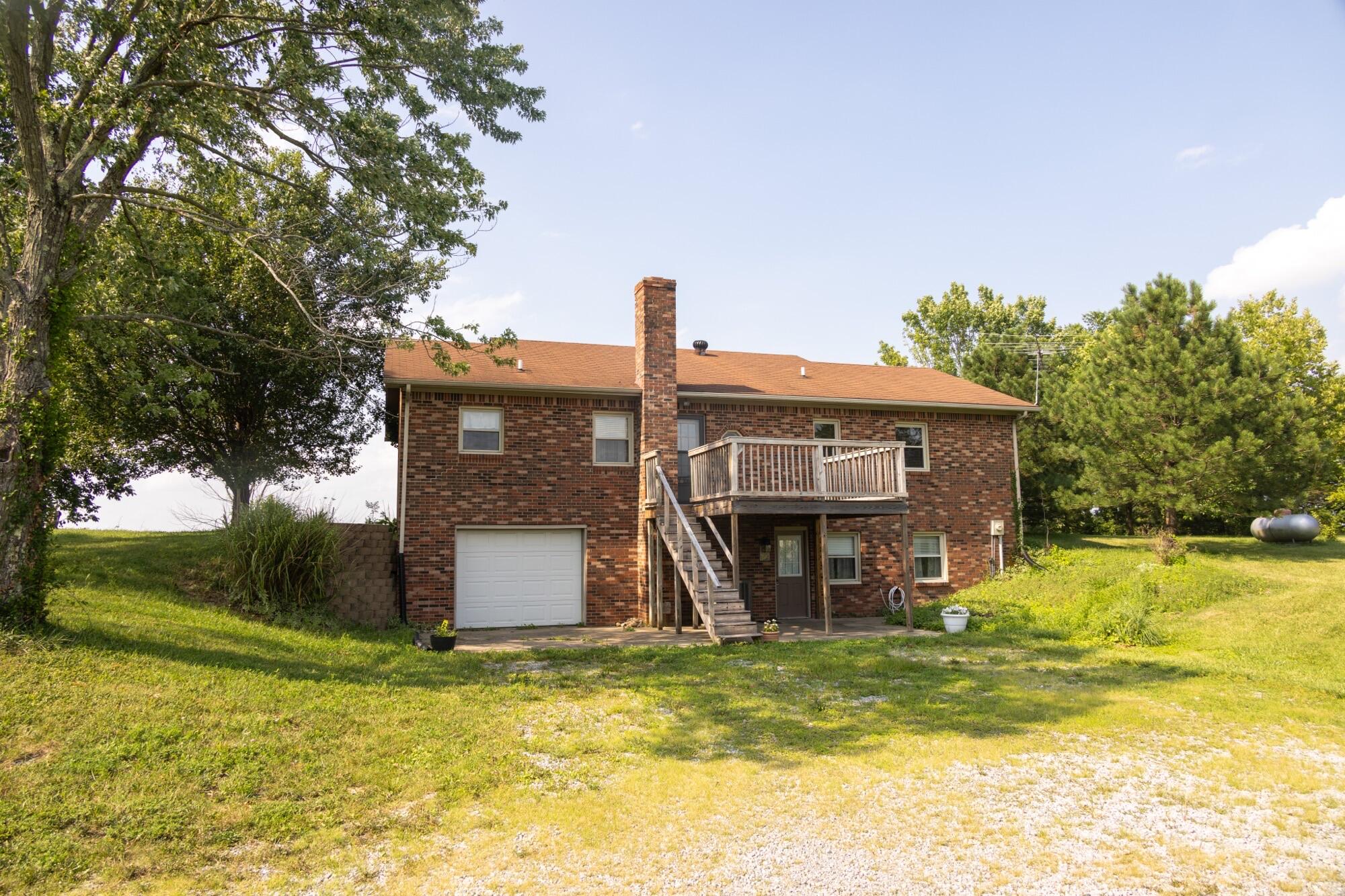 6265 Lebanon Road Danville, KY 40422 - Photo 8 of 29 Lisa 11