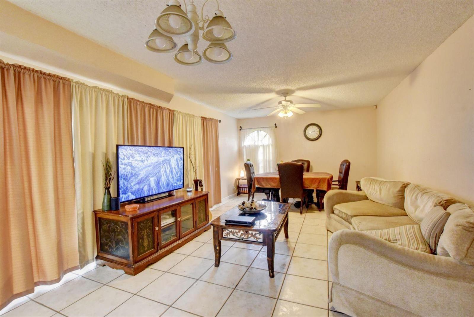 8201 Thames Boulevard, Unit D Boca Raton, FL 33433 - Photo 2 of 16 05_ebf_0336and4more
