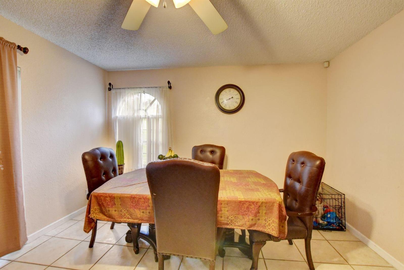 8201 Thames Boulevard, Unit D Boca Raton, FL 33433 - Photo 4 of 16 07_ebf_0346and4more