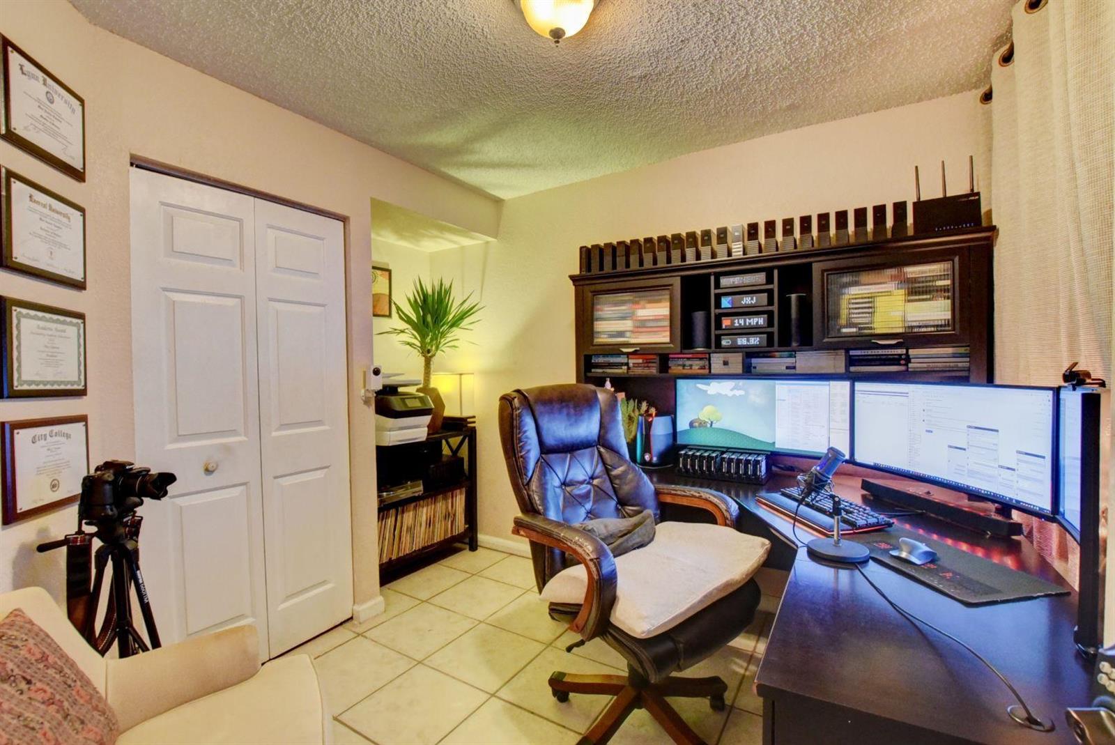 8201 Thames Boulevard, Unit D Boca Raton, FL 33433 - Photo 7 of 16 10_ebf_0361and4more