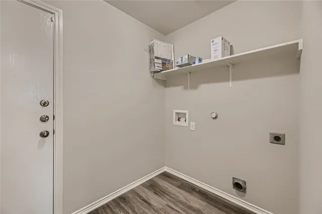 a view of a hallway with closet