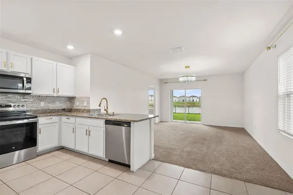 $2,250 | 10966 Penny Gale Loop, Unit 10966, San Antonio, FL 33576