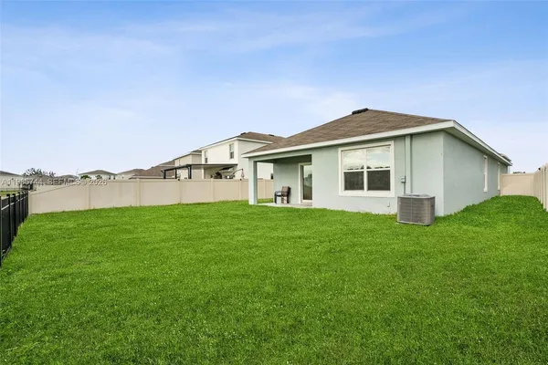 $2,250 | 10966 Penny Gale Loop, Unit 10966, San Antonio, FL 33576