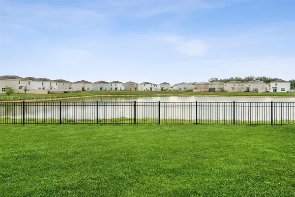 $2,250 | 10966 Penny Gale Loop, Unit 10966, San Antonio, FL 33576