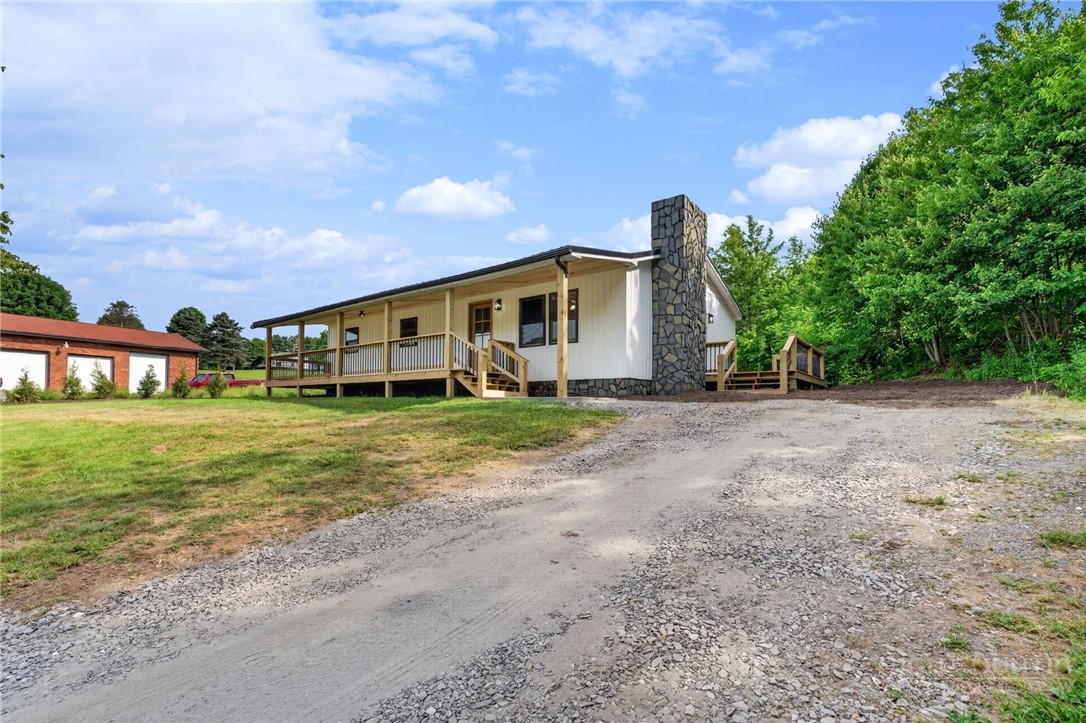 1925 Nettle Knob Road West Jefferson, NC 28694 - Photo 3 of 34