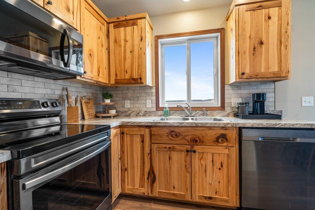 306 Dunn Street Colfax, WI 54730 - Photo 9 of 55