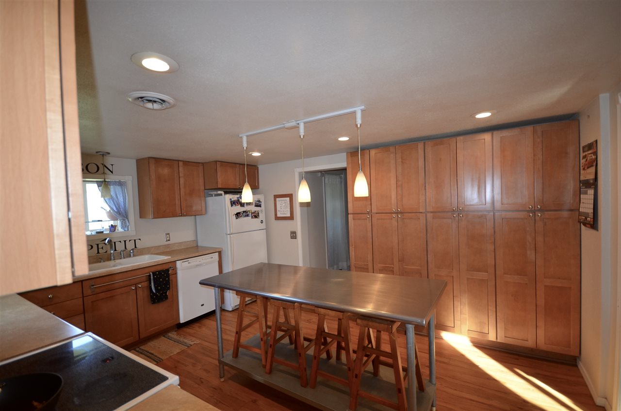 4721 East Bernhill Road Colbert, WA 99005 - Photo 11 of 20 Gallery Image 11