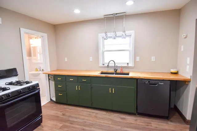 $133,500 | 204 Conley Avenue South, Thief River Falls, MN 56701