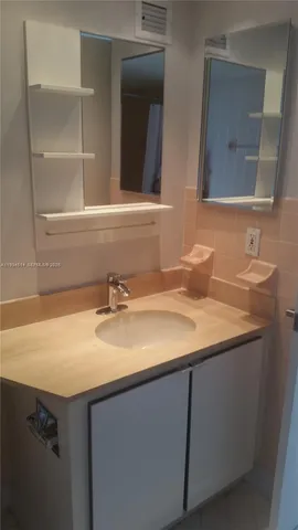 $2,500 | 600 Northeast 36th Street, Unit 1116, Miami, FL 33137