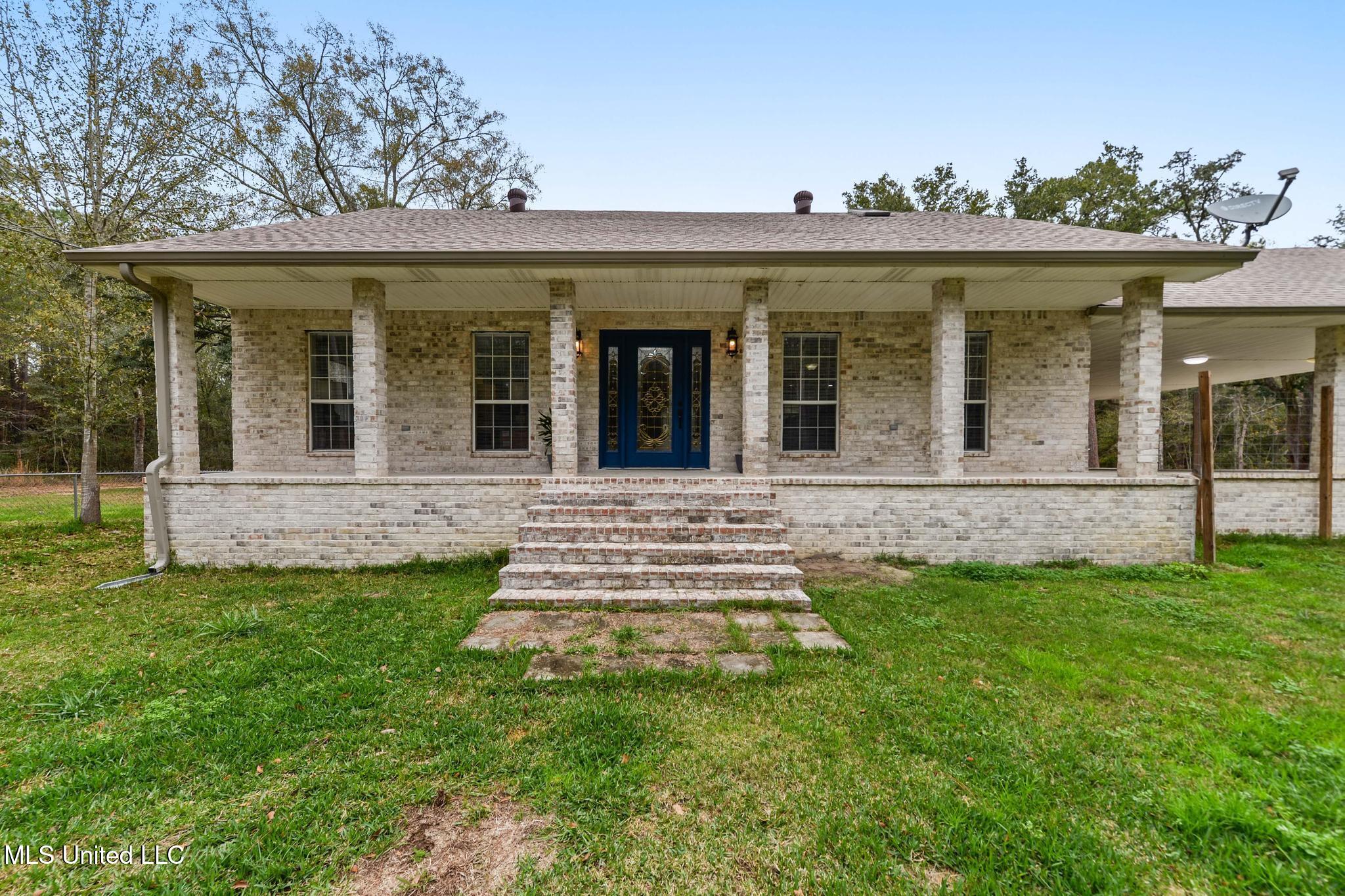 9091 Lark Street Bay St. Louis, MS 39520 - Photo 2 of 42 001