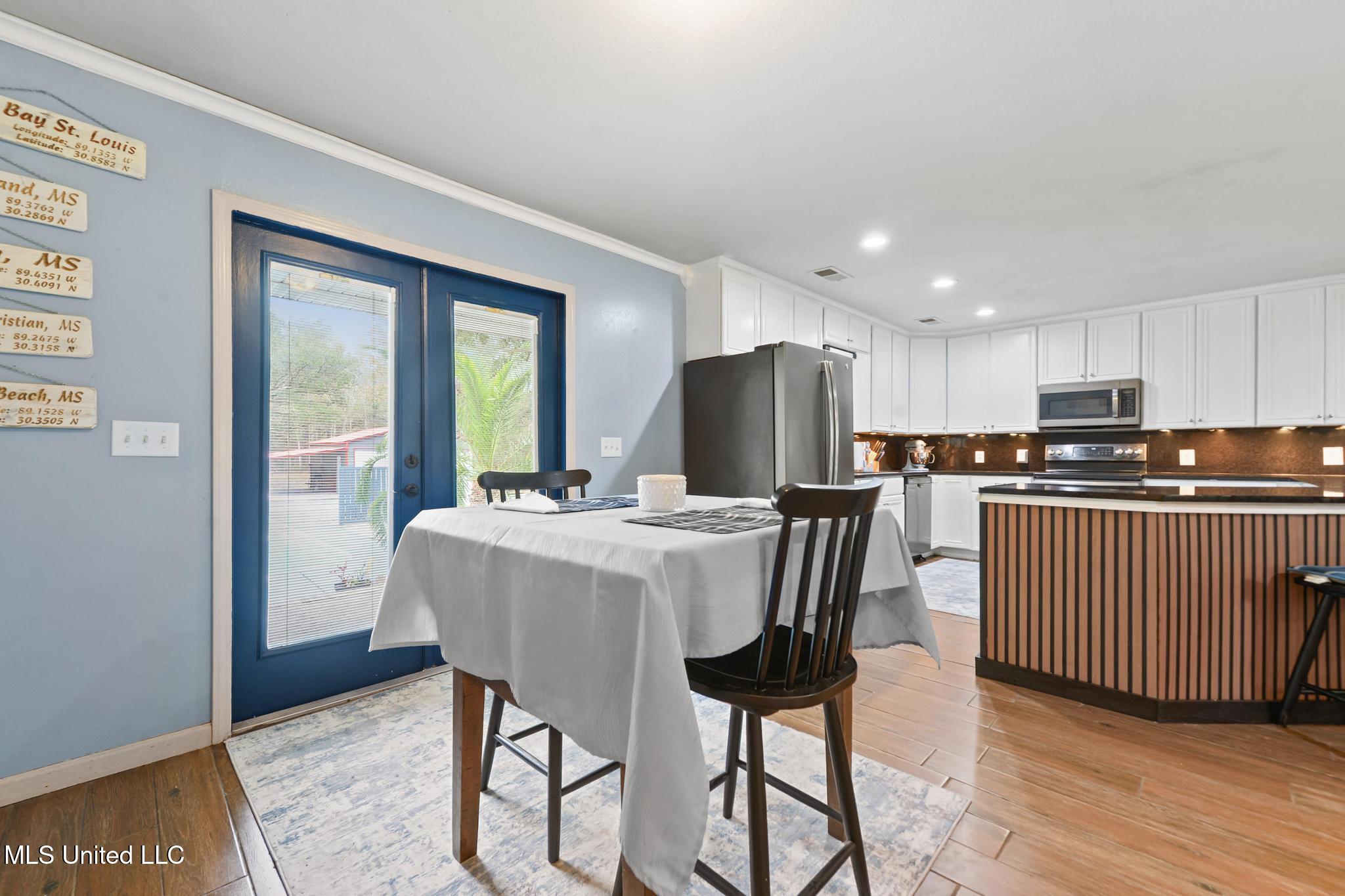 9091 Lark Street Bay St. Louis, MS 39520 - Photo 9 of 42 011