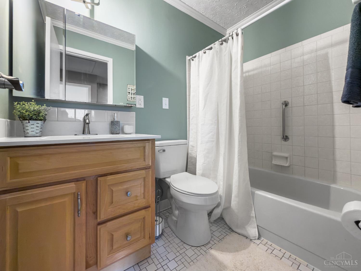 5658 Springdale Road, Unit 10 Cincinnati, OH 45251 - Photo 22 of 29 Gallery Image 22