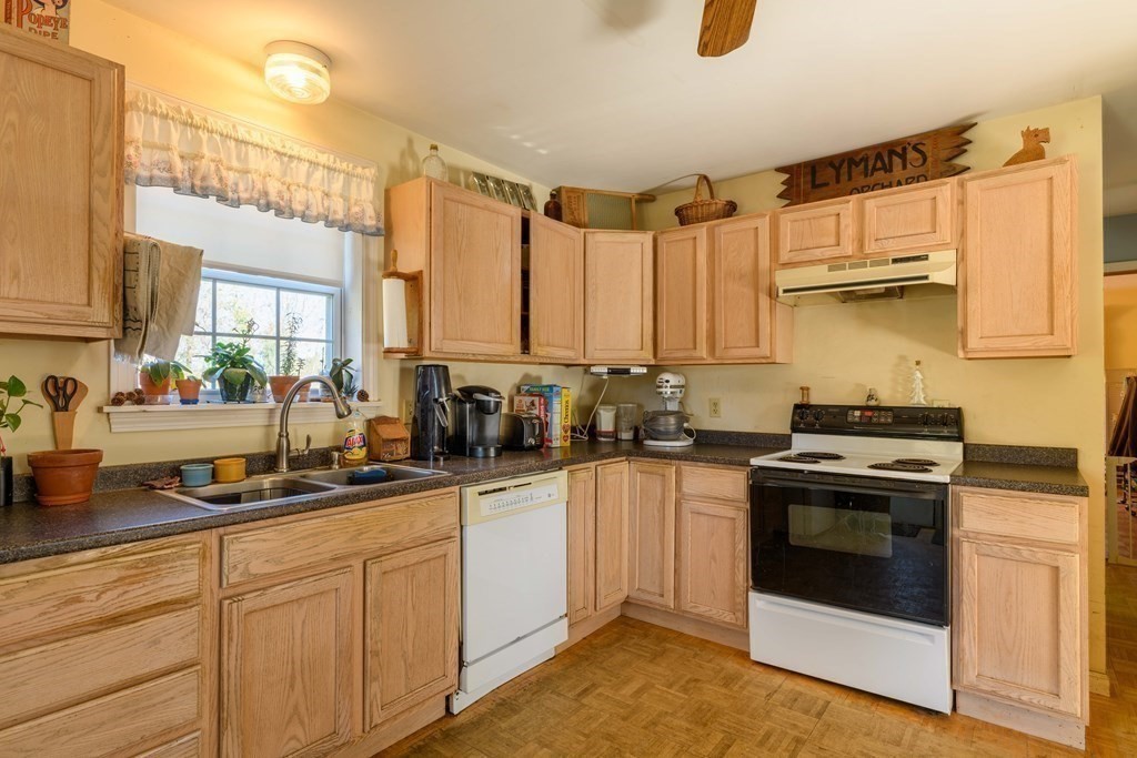 8 Cemetery Road Hadley, MA 01035 - Photo 6 of 17 Gallery Image 6
