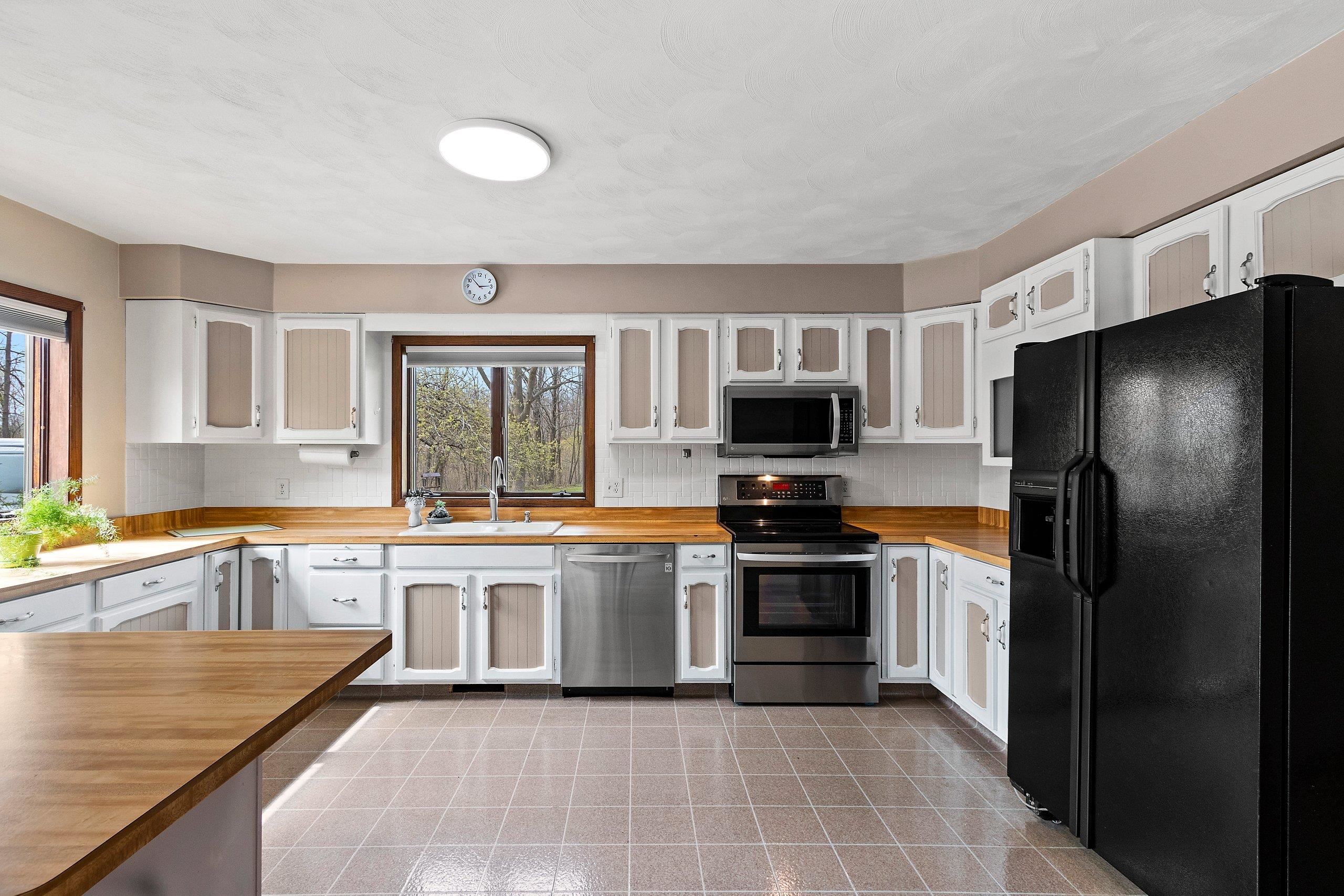 W7236 Wege Road Hortonville, WI 54944 - Photo 6 of 54