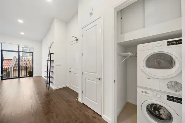 $2,000 | 4820 Caroline Street, Unit 507, Houston, TX 77004