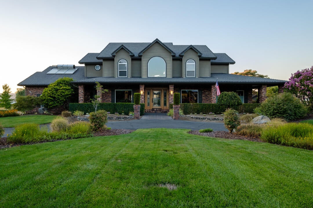 3124 Taylor Road Central Point, OR 97502 - Photo 1 of 47 3124 Taylor Rd Front