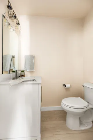 a view of livingroom with furniture