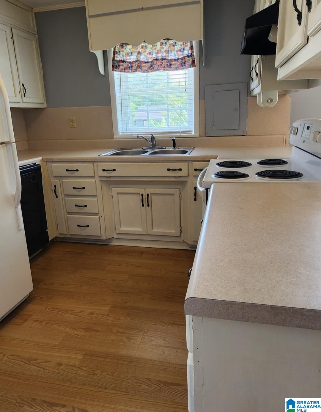 300 North C Street Oneonta, AL 35121 - Photo 11 of 18