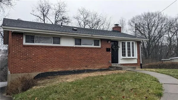 $1,895 | 250 Woodridge Drive, Carnegie, PA 15106