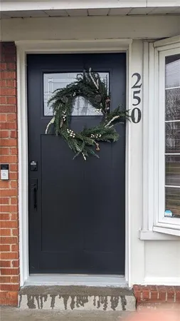 $1,895 | 250 Woodridge Drive, Carnegie, PA 15106