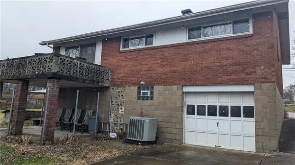 $1,895 | 250 Woodridge Drive, Carnegie, PA 15106