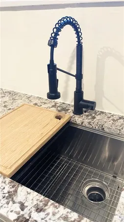 $1,895 | 250 Woodridge Drive, Carnegie, PA 15106