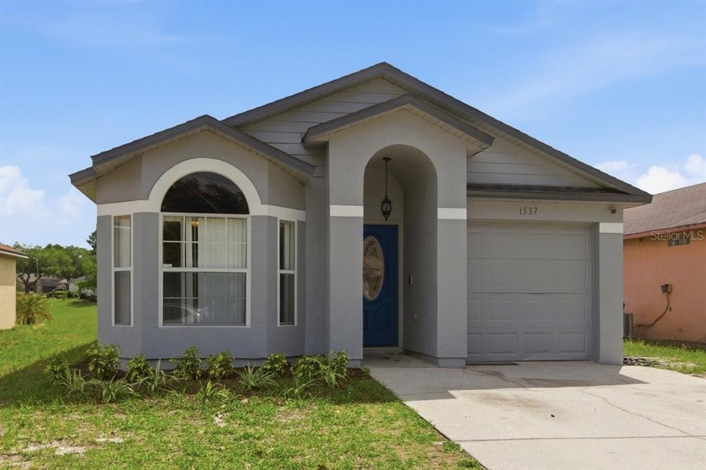 1537 Ridge Pointe Drive Orlando, FL 32808 - Photo 2 of 37