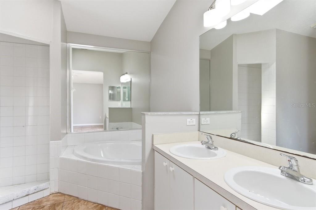 1537 Ridge Pointe Drive Orlando, FL 32808 - Photo 23 of 37