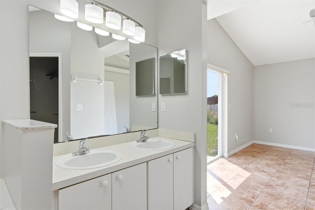 1537 Ridge Pointe Drive Orlando, FL 32808 - Photo 24 of 37