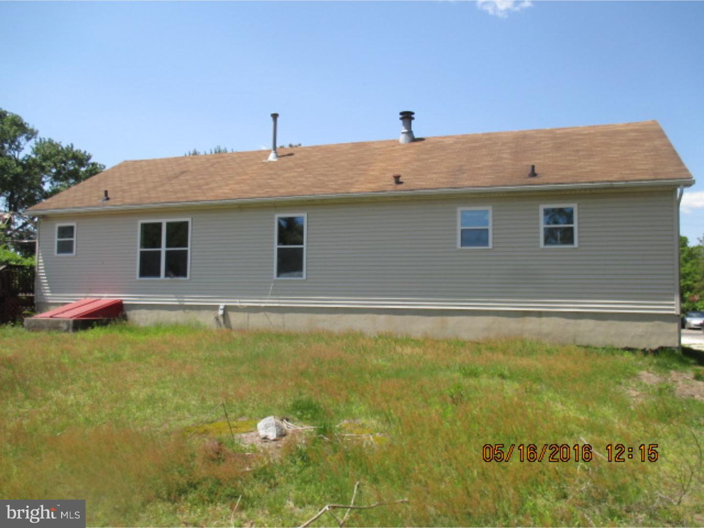 72 South Bridgeport Road Bridgeport, NJ 08014 - Photo 3 of 11