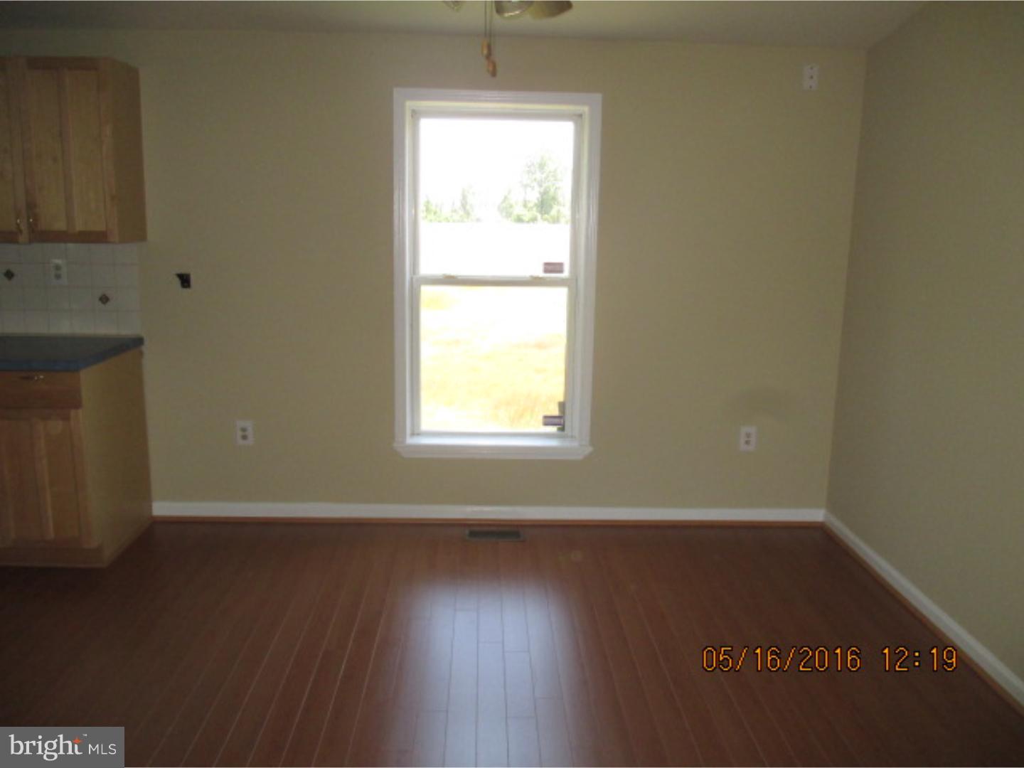 72 South Bridgeport Road Bridgeport, NJ 08014 - Photo 5 of 11