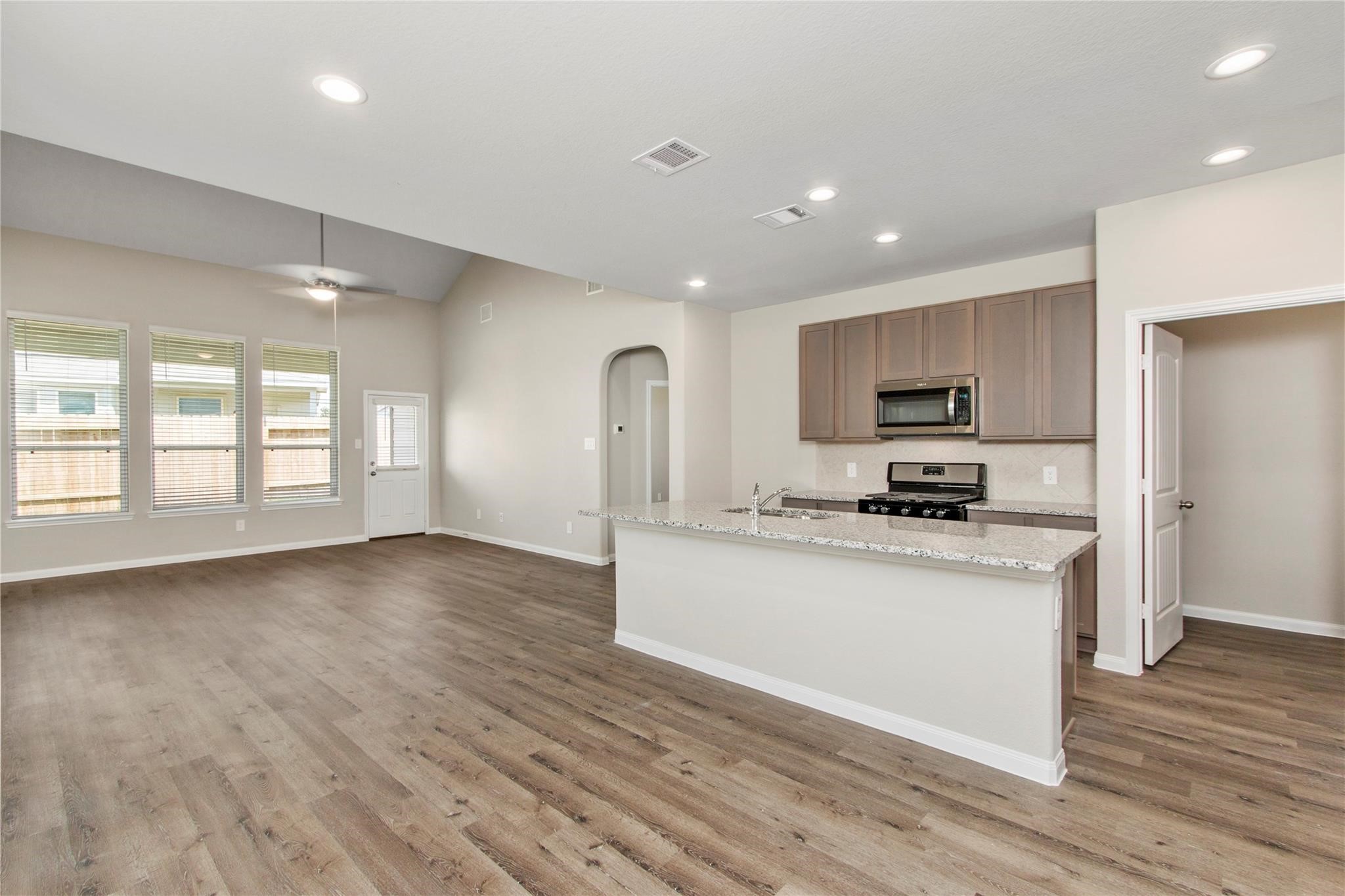 2750 Williams Grove Conroe, TX 77304 - Photo 7 of 26