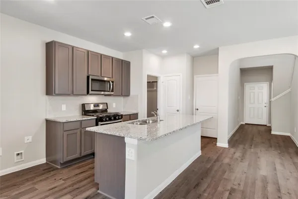 $2,150 | 2750 Williams Grove, Conroe, TX 77304