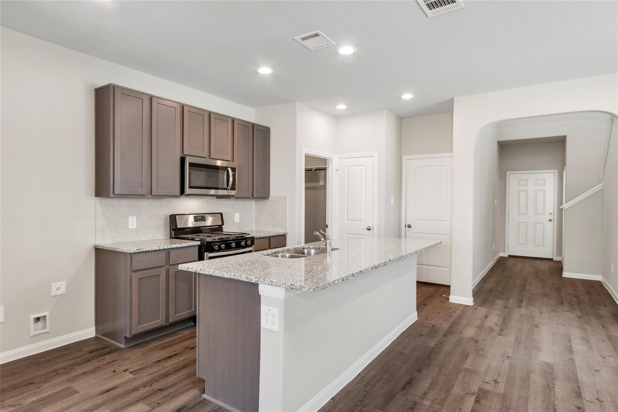 2750 Williams Grove Conroe, TX 77304 - Photo 8 of 26