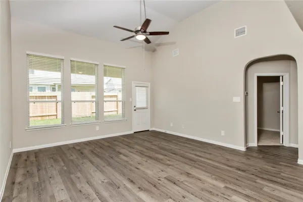 $2,150 | 2750 Williams Grove, Conroe, TX 77304