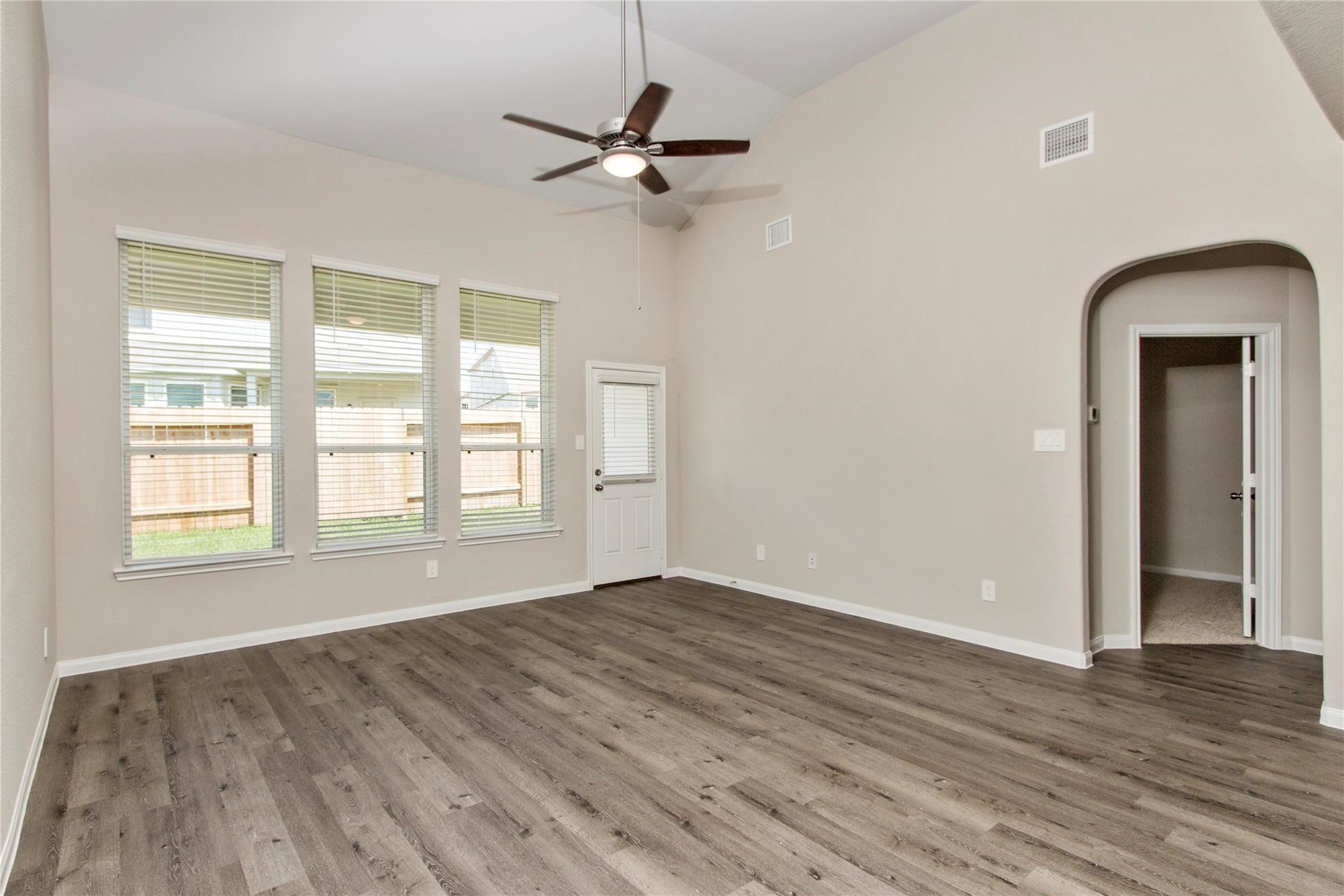 2750 Williams Grove Conroe, TX 77304 - Photo 9 of 26