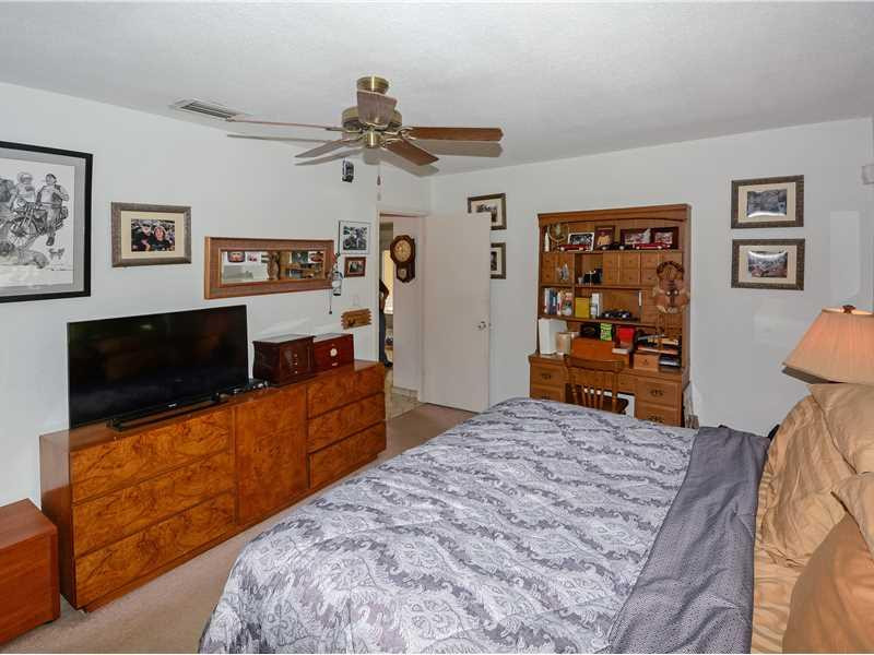 6901 Northwest 95th Terrace Tamarac, FL 33321 - Photo 16 of 27 Bedroom Master.